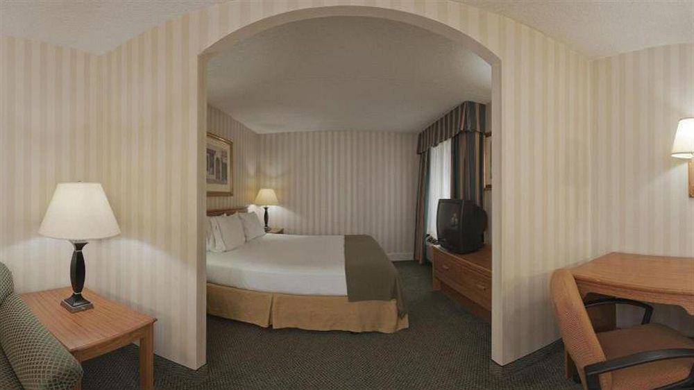 Holiday Inn Express Frazer - Malvern By Ihg Екстериор снимка