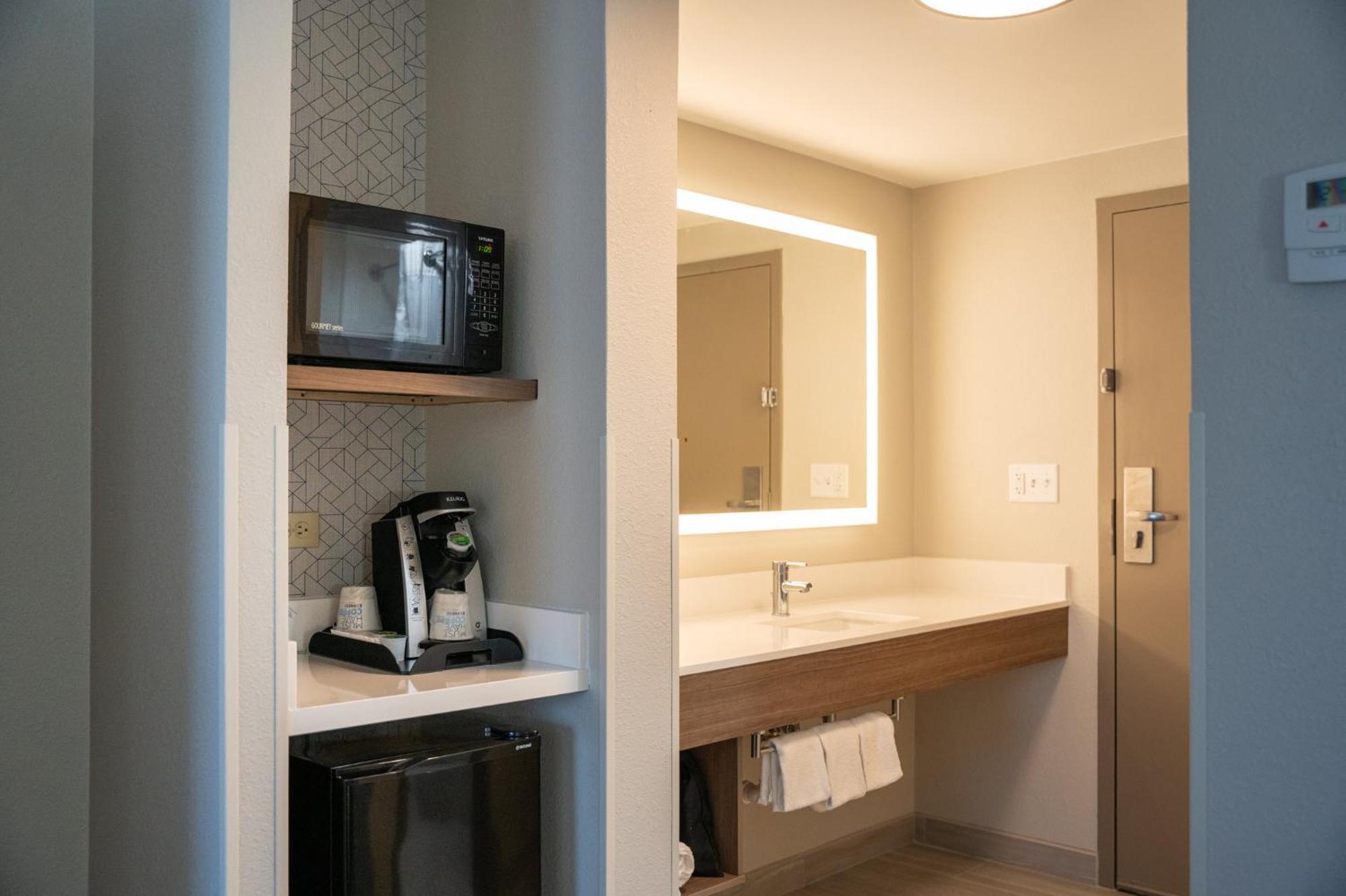 Holiday Inn Express Frazer - Malvern By Ihg Екстериор снимка